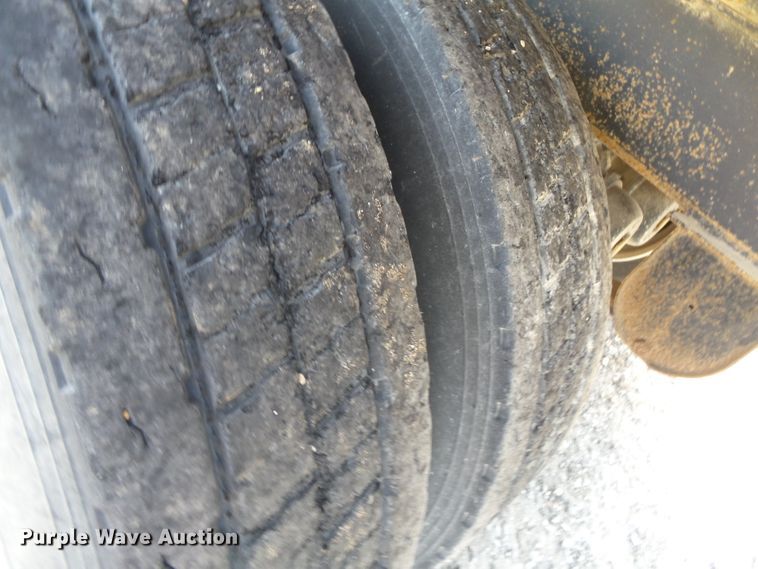 image for item DE7835 2004 Davis PDT12-7 end dump trailer