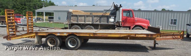 image for item DE7836 1990 CZ Engineering CZ720KT equipment trailer