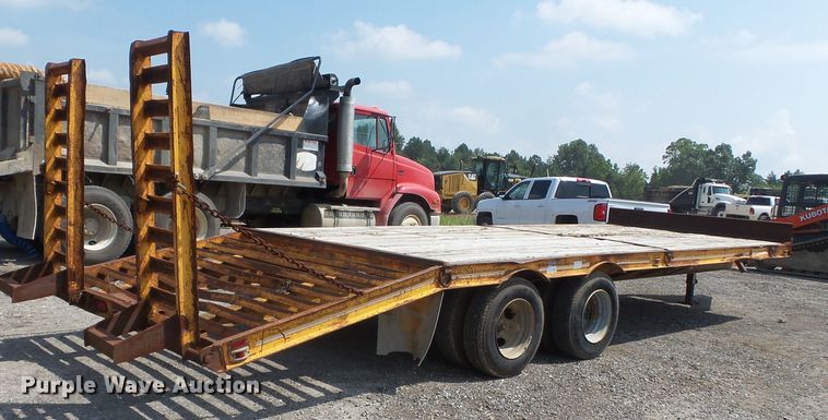 image for item DE7836 1990 CZ Engineering CZ720KT equipment trailer
