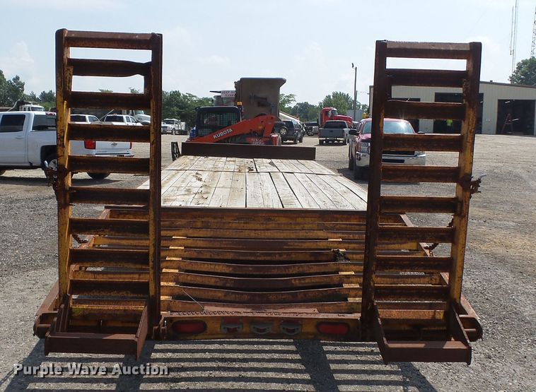 image for item DE7836 1990 CZ Engineering CZ720KT equipment trailer