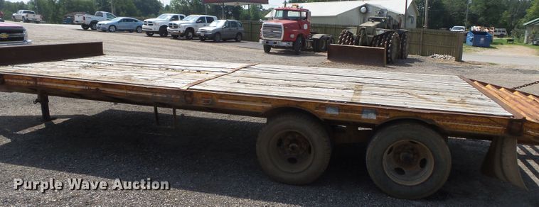 image for item DE7836 1990 CZ Engineering CZ720KT equipment trailer