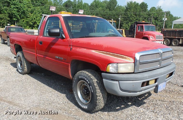 image for item DE7839 1996 Dodge Ram 1500 pickup truck