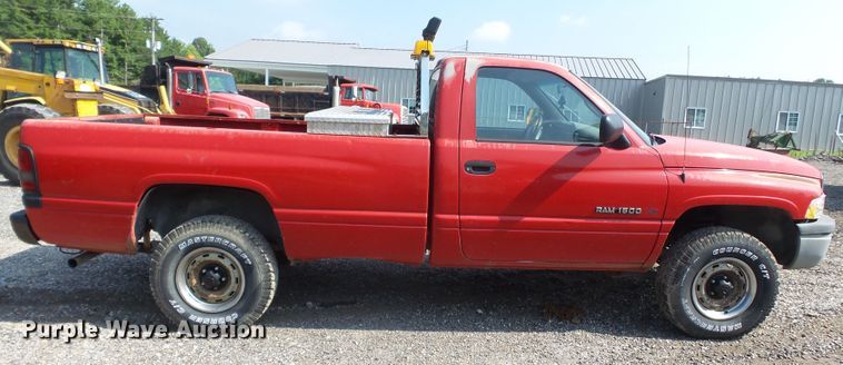 image for item DE7839 1996 Dodge Ram 1500 pickup truck