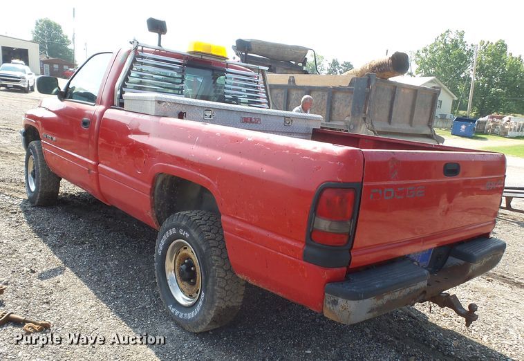 image for item DE7839 1996 Dodge Ram 1500 pickup truck