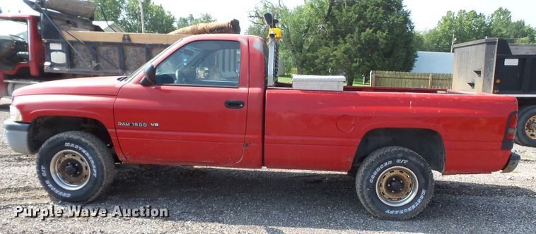 image for item DE7839 1996 Dodge Ram 1500 pickup truck