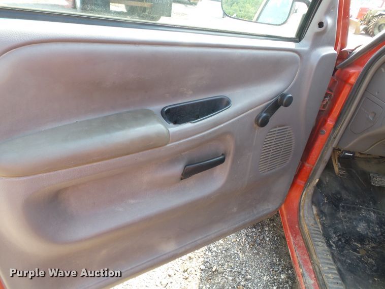 image for item DE7839 1996 Dodge Ram 1500 pickup truck