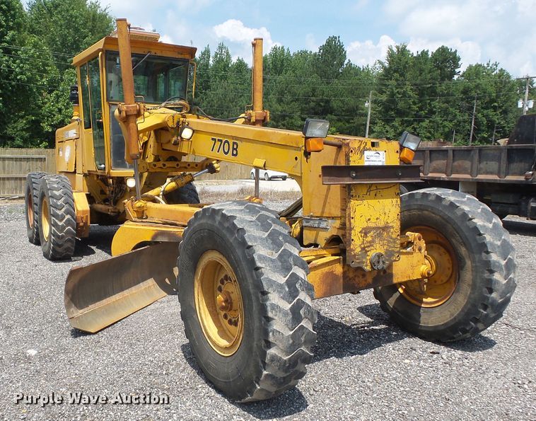 image for item DE7841 1987 John Deere 770B motor grader