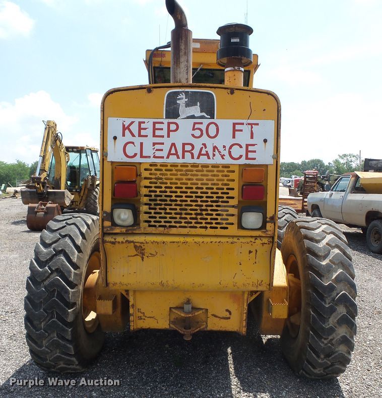 image for item DE7841 1987 John Deere 770B motor grader