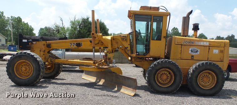 image for item DE7841 1987 John Deere 770B motor grader