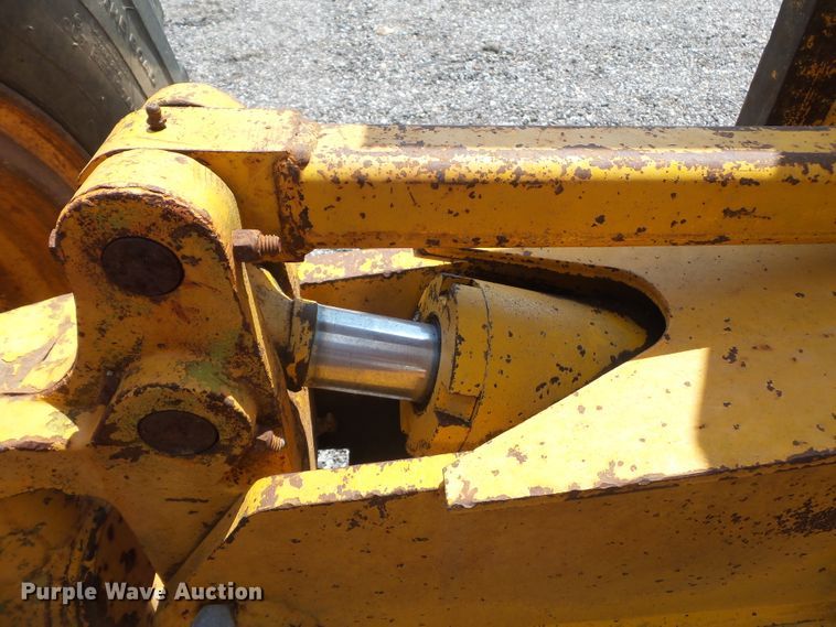 image for item DE7841 1987 John Deere 770B motor grader