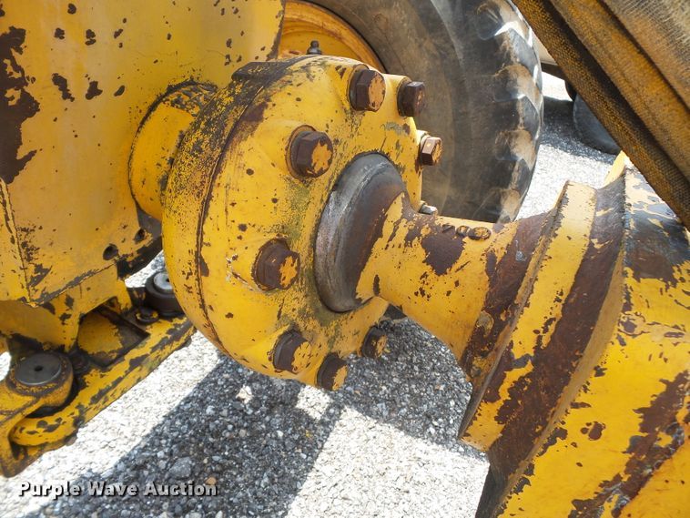 image for item DE7841 1987 John Deere 770B motor grader