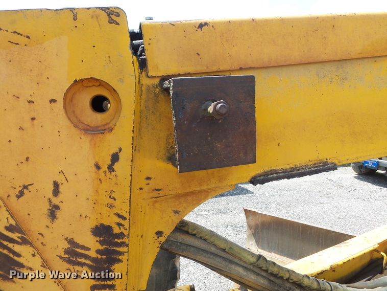 image for item DE7841 1987 John Deere 770B motor grader