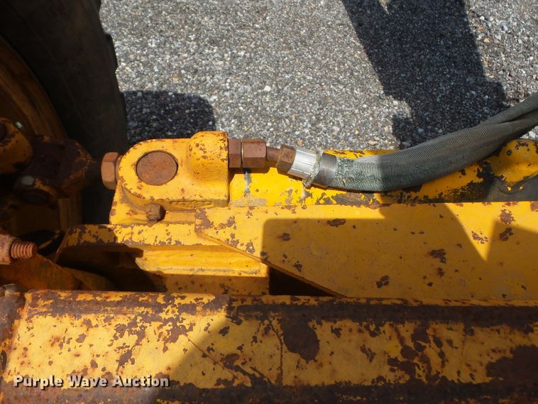 image for item DE7841 1987 John Deere 770B motor grader