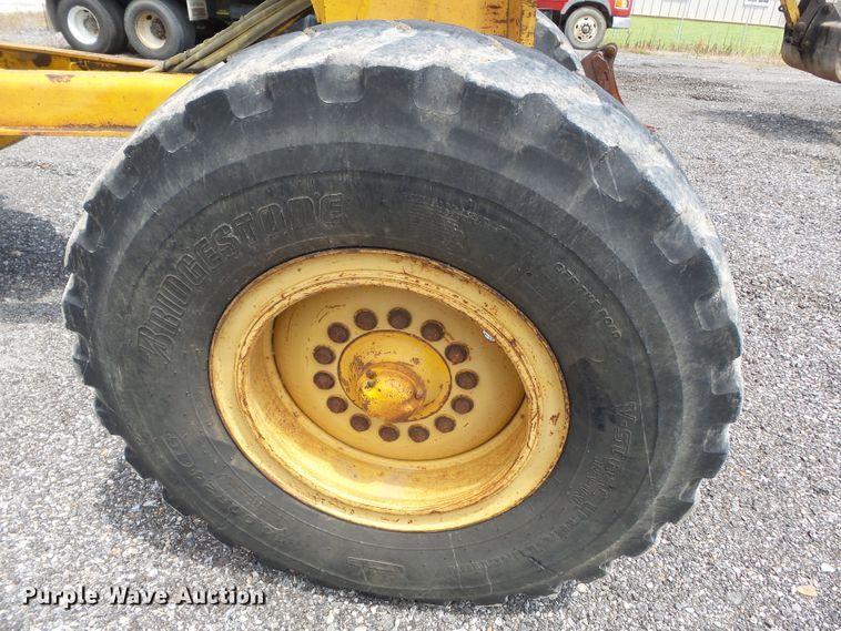 image for item DE7841 1987 John Deere 770B motor grader