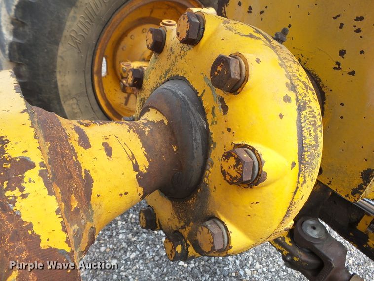 image for item DE7841 1987 John Deere 770B motor grader