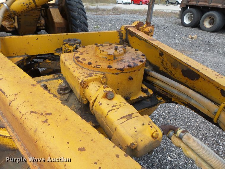 image for item DE7841 1987 John Deere 770B motor grader