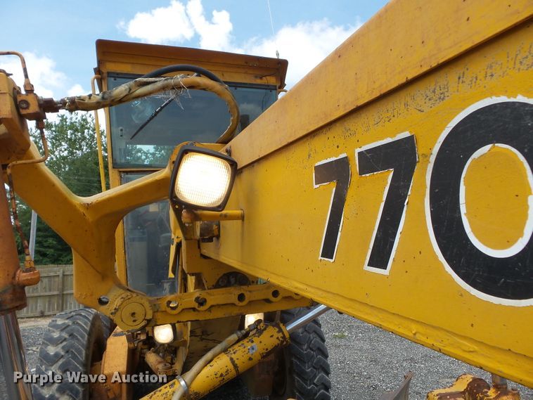 image for item DE7841 1987 John Deere 770B motor grader