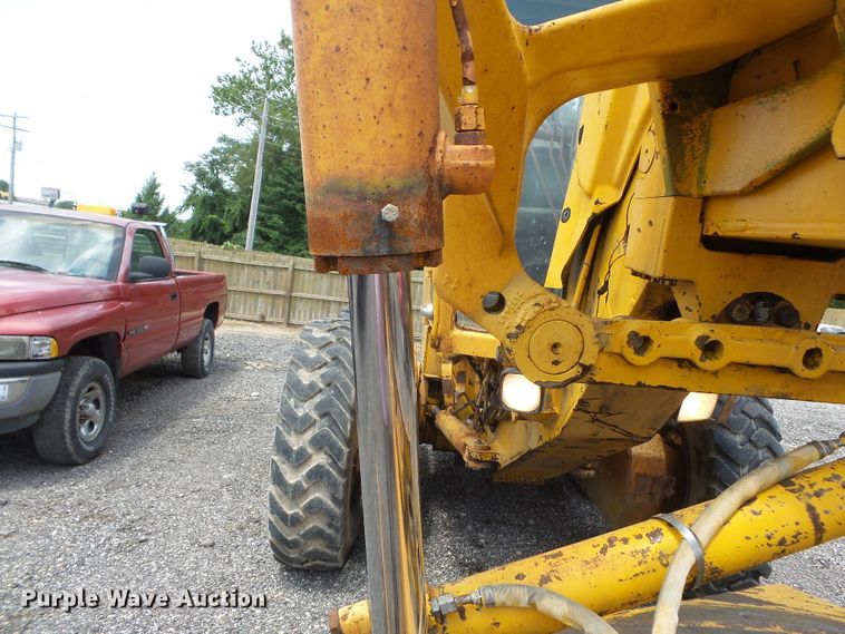 image for item DE7841 1987 John Deere 770B motor grader