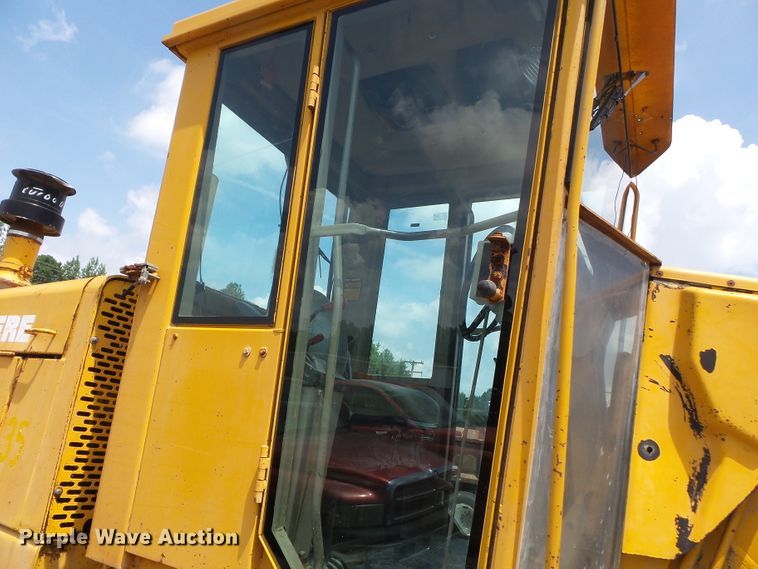 image for item DE7841 1987 John Deere 770B motor grader