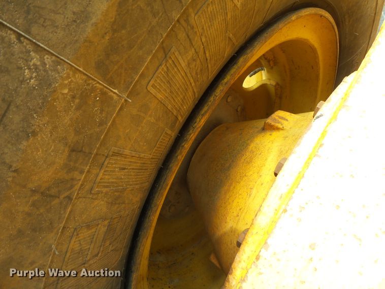 image for item DE7841 1987 John Deere 770B motor grader