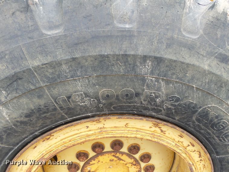 image for item DE7841 1987 John Deere 770B motor grader