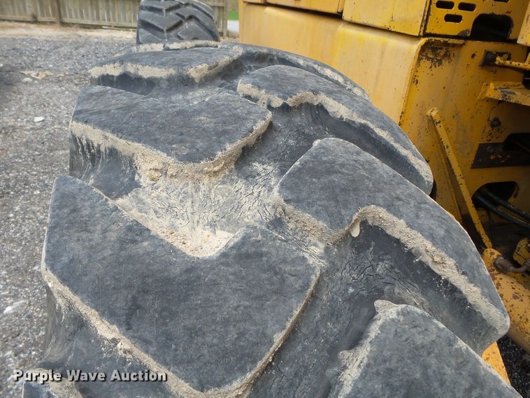 image for item DE7841 1987 John Deere 770B motor grader