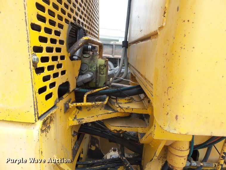 image for item DE7841 1987 John Deere 770B motor grader