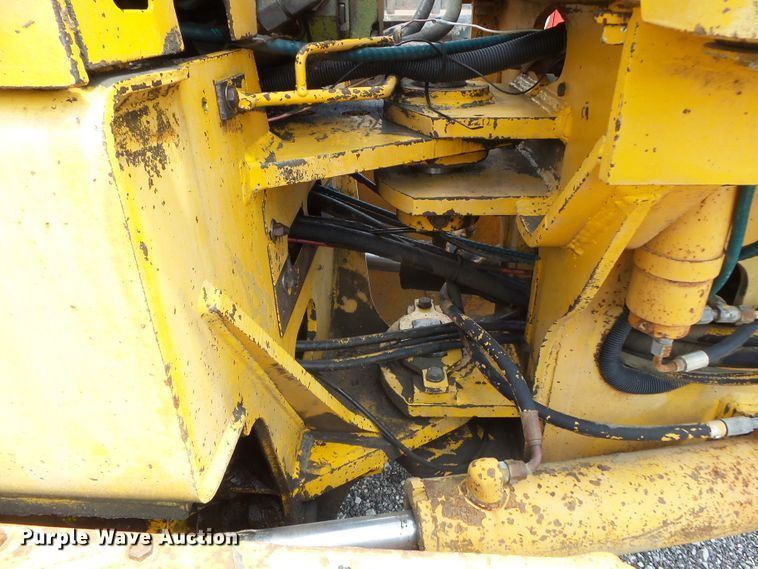 image for item DE7841 1987 John Deere 770B motor grader