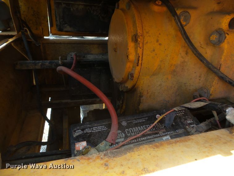 image for item DE7841 1987 John Deere 770B motor grader