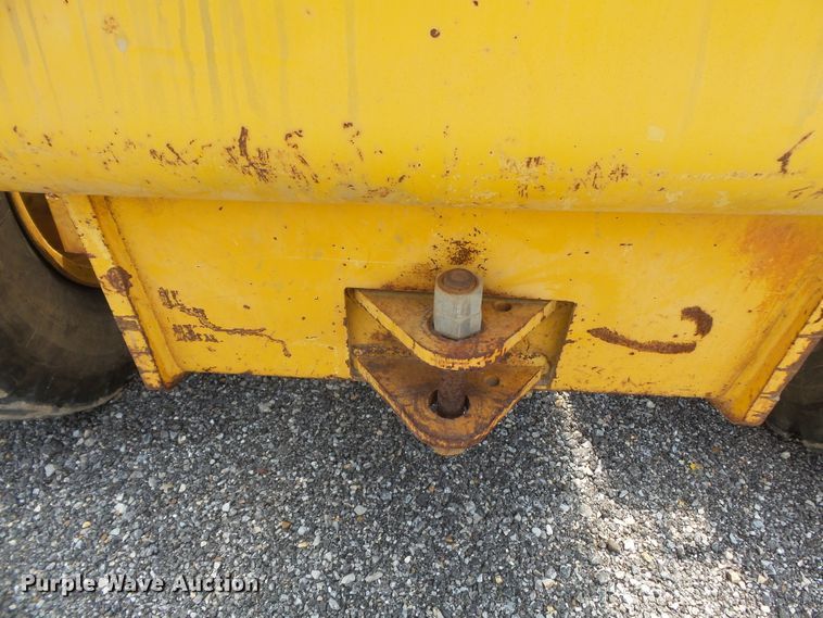 image for item DE7841 1987 John Deere 770B motor grader