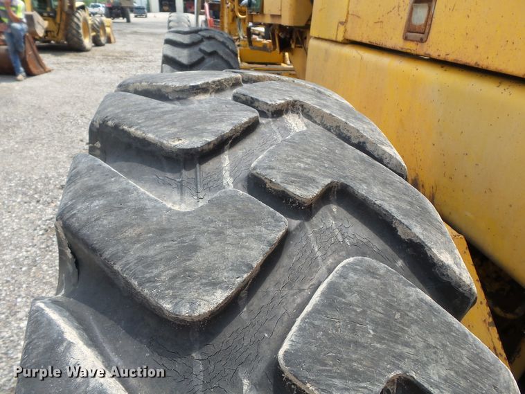 image for item DE7841 1987 John Deere 770B motor grader