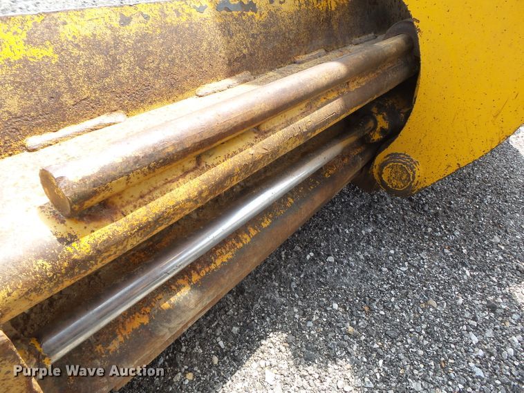 image for item DE7841 1987 John Deere 770B motor grader