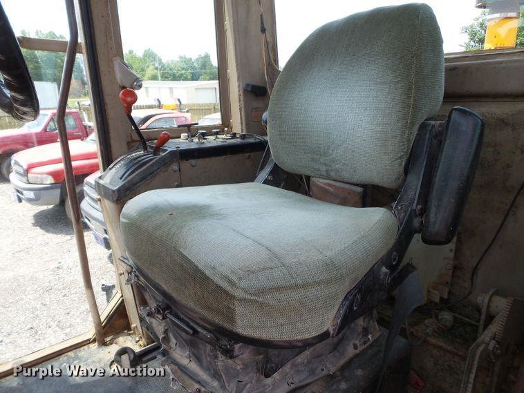 image for item DE7841 1987 John Deere 770B motor grader