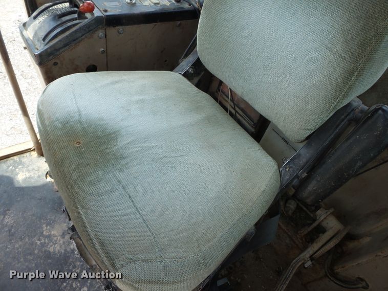 image for item DE7841 1987 John Deere 770B motor grader