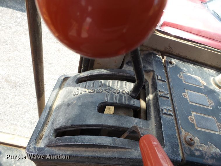 image for item DE7841 1987 John Deere 770B motor grader