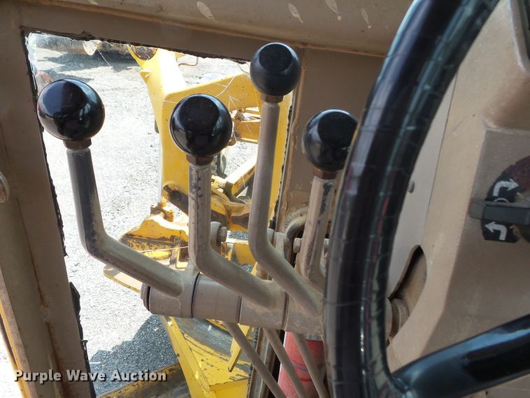 image for item DE7841 1987 John Deere 770B motor grader