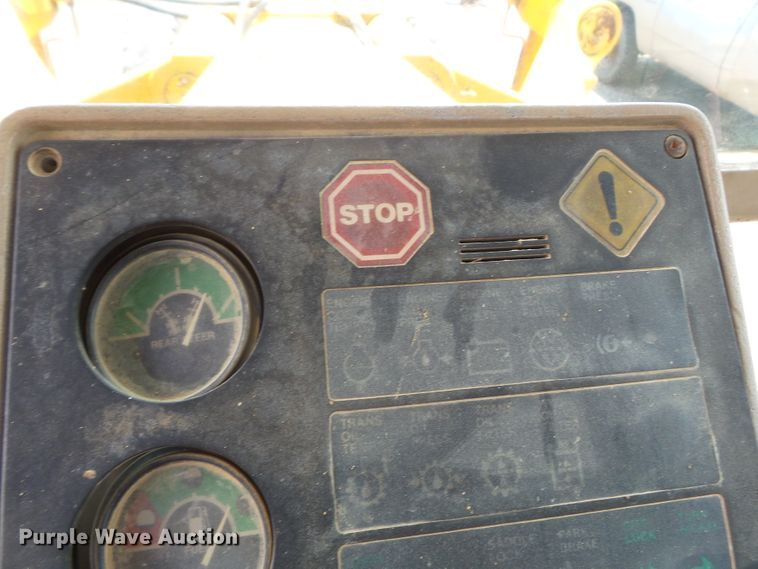 image for item DE7841 1987 John Deere 770B motor grader