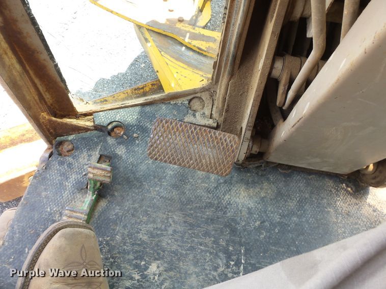 image for item DE7841 1987 John Deere 770B motor grader