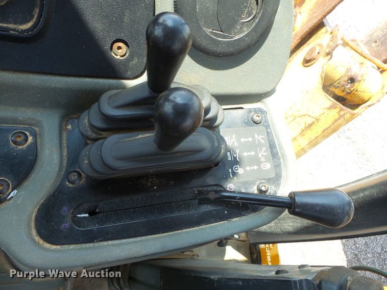 image for item DE7842 2003 Caterpillar 420D backhoe