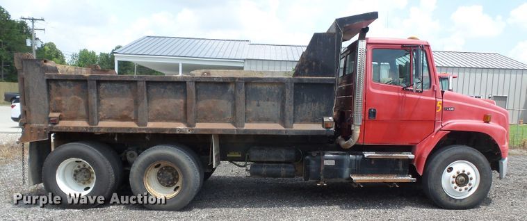image for item DE7843 1996 Freightliner FL106 dump truck