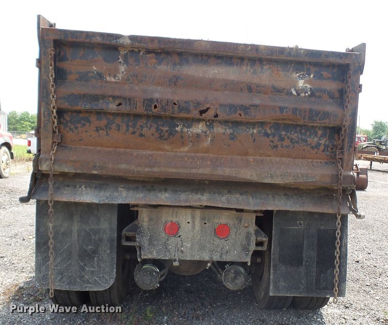 image for item DE7843 1996 Freightliner FL106 dump truck