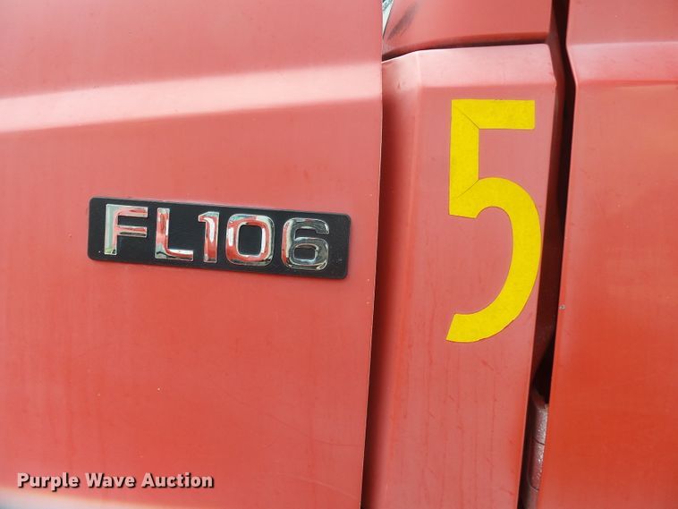 image for item DE7843 1996 Freightliner FL106 dump truck