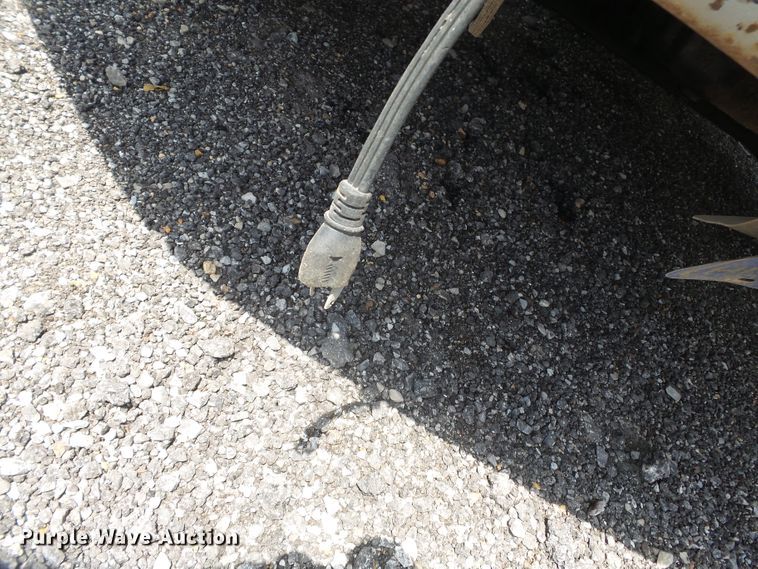 image for item DE7843 1996 Freightliner FL106 dump truck