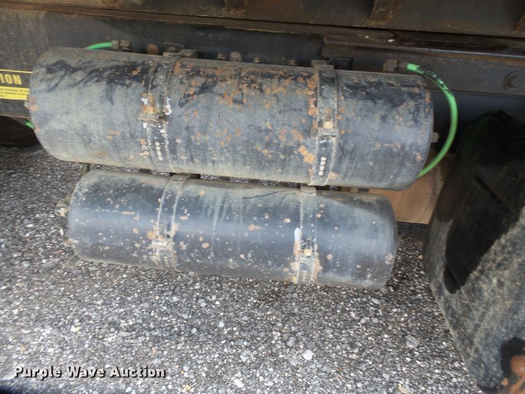 image for item DE7843 1996 Freightliner FL106 dump truck