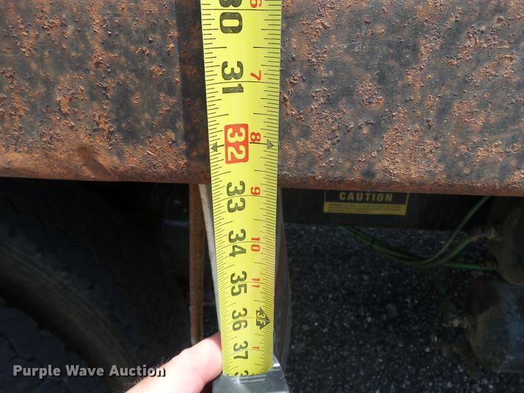 image for item DE7843 1996 Freightliner FL106 dump truck