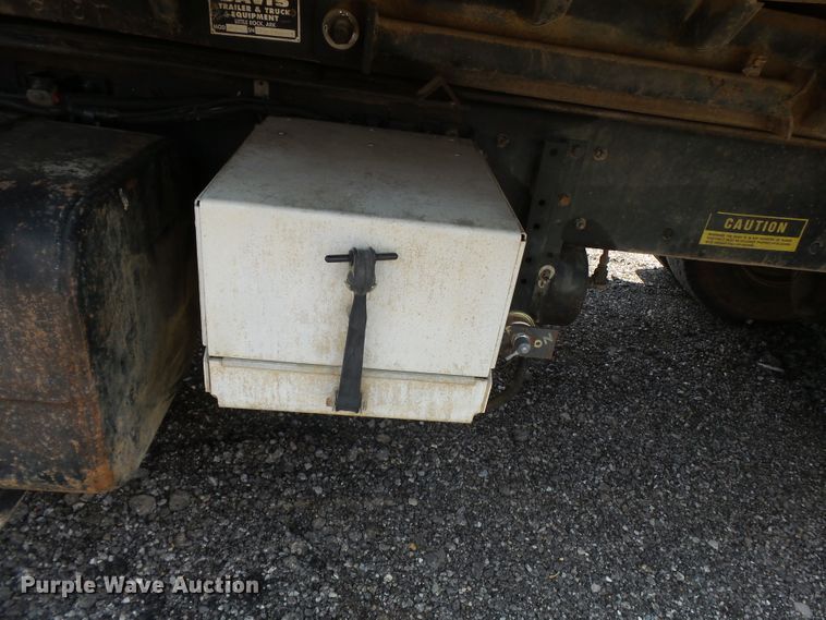 image for item DE7843 1996 Freightliner FL106 dump truck