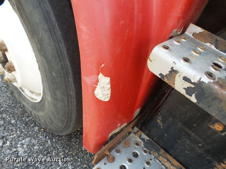 image for item DE7843 1996 Freightliner FL106 dump truck