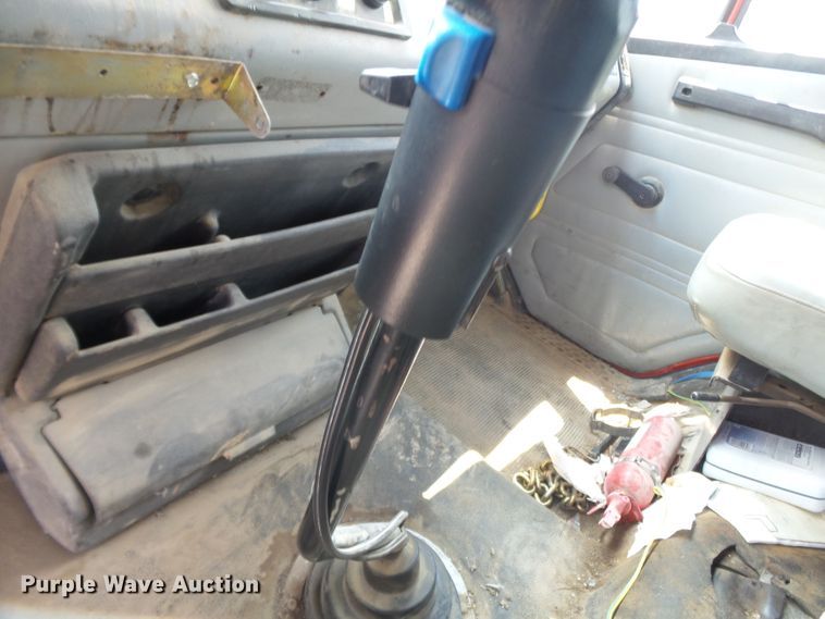 image for item DE7843 1996 Freightliner FL106 dump truck