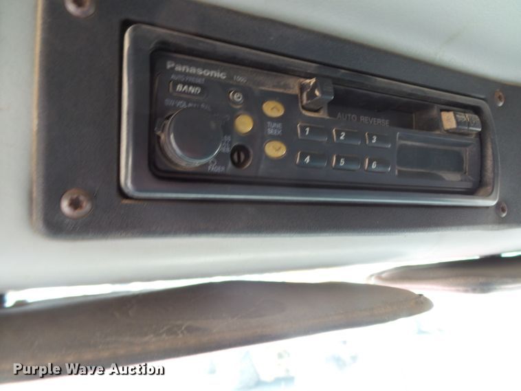 image for item DE7843 1996 Freightliner FL106 dump truck