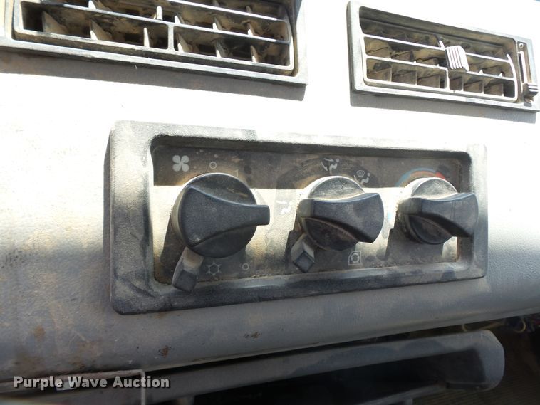 image for item DE7843 1996 Freightliner FL106 dump truck